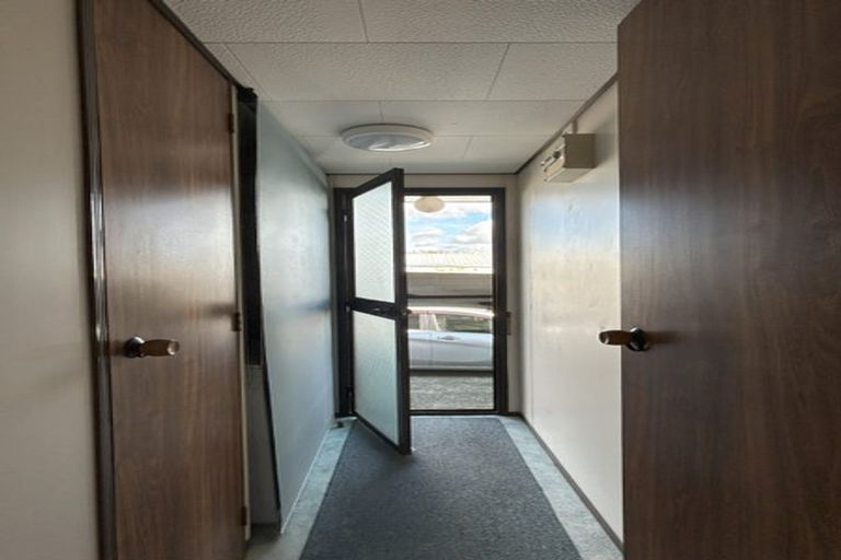 Photo of property in 2/141 Carnoustie Drive, Wattle Downs, Auckland, 2103