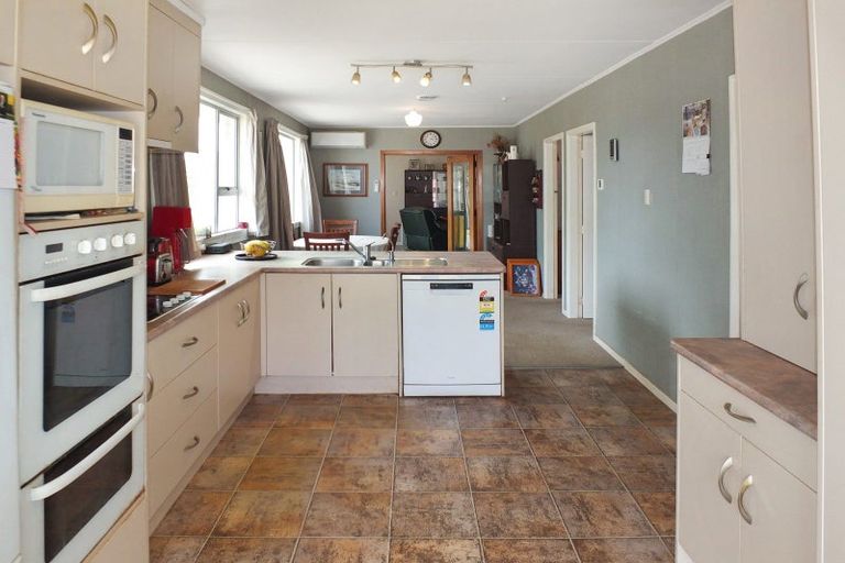 Photo of property in 14 Mack Street, Foxton Beach, Foxton, 4815