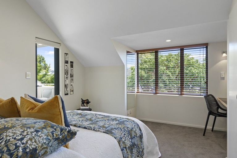 Photo of property in 37 Thornycroft Street, Fendalton, Christchurch, 8052