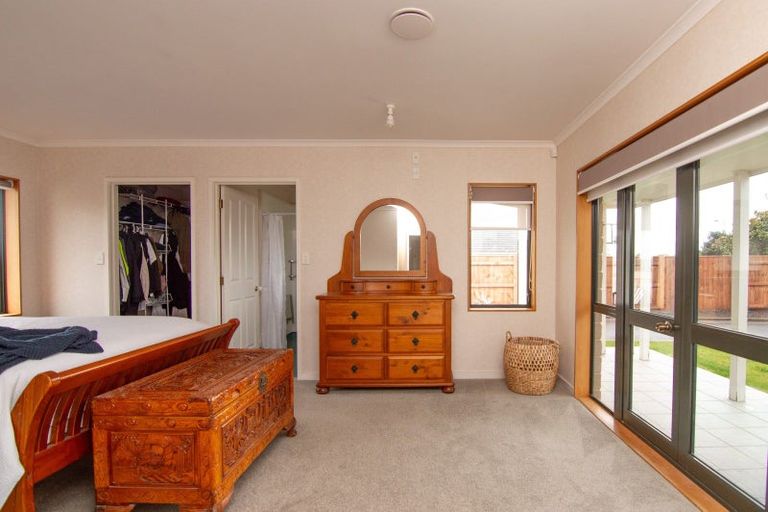 Photo of property in 23 Cashmere Drive, Fitzherbert, Palmerston North, 4410