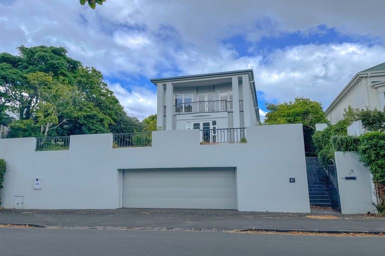 Photo of property in 15 Cambridge Terrace, Devonport, Auckland, 0624