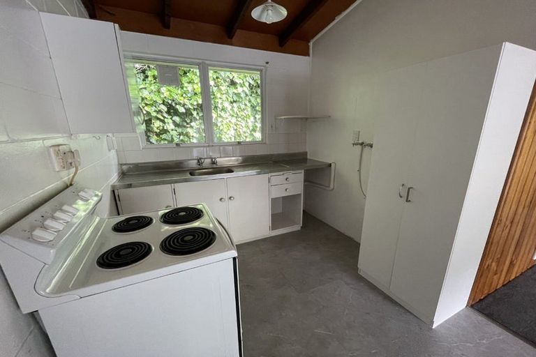 Photo of property in 2/1 Angle Street, Picton, 7220