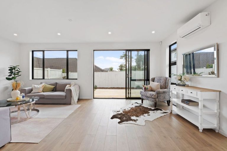 Photo of property in 4 Auden Close, Somerville, Auckland, 2014