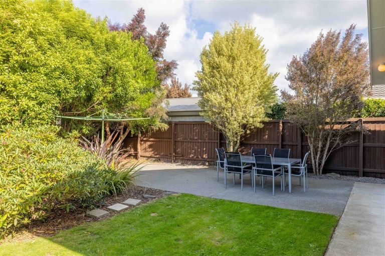 Photo of property in 6 Oldham Crescent, Halswell, Christchurch, 8025