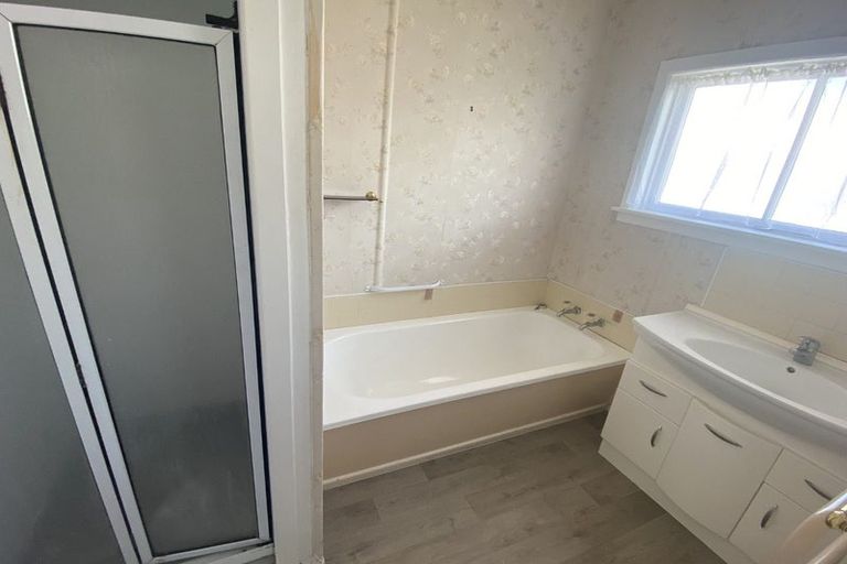 Photo of property in 36 Mount Edgcumbe Street, New Plymouth, 4310