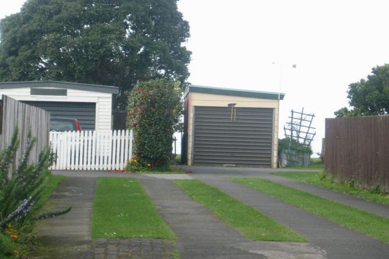 Photo of property in 11 Tuiti Street, Waitara, 4320