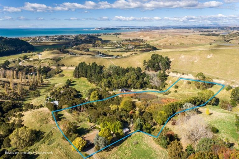 Photo of property in 136 Seafield Road, Eskdale, Napier, 4182