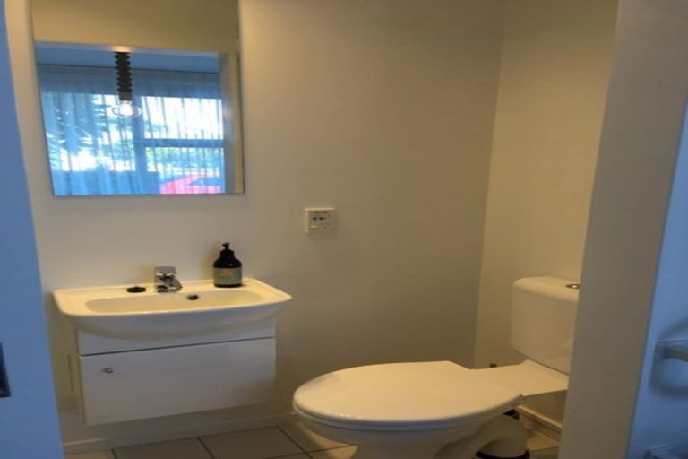 Photo of property in 24/3 Riverside Road, Orewa, 0931