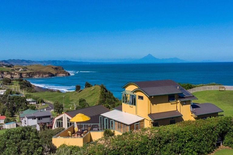 Photo of property in 9 Aria Terrace, Mokau, 4376