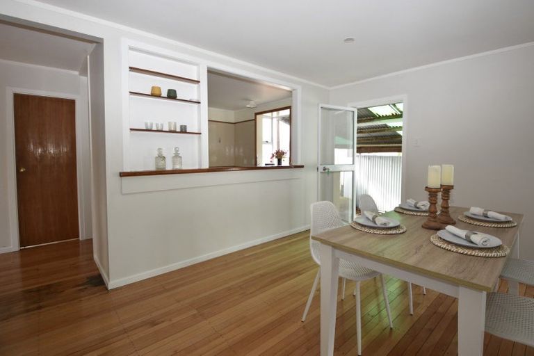 Photo of property in 2 Philip Street, Carterton, 5713