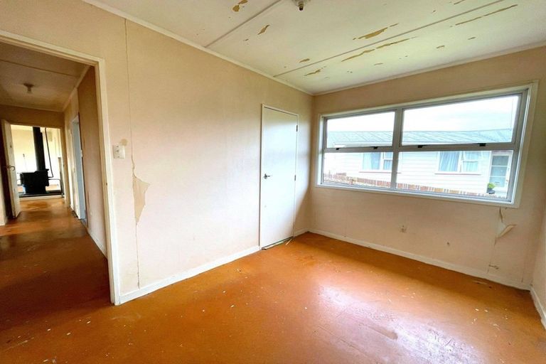 Photo of property in 15 Thompson Street, Tokoroa, 3420