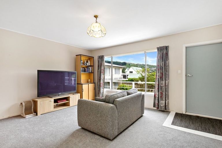 Photo of property in 4/12 Oxford Street, Tawa, Wellington, 5028