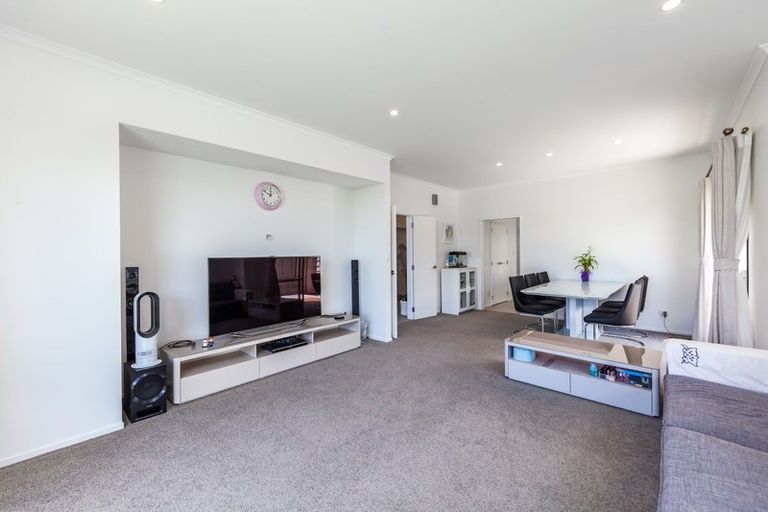 Photo of property in 81 Colonial Drive, Silverdale, 0932