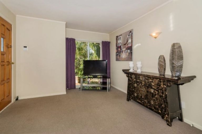 Photo of property in 2/5 Stanley Avenue, Milford, Auckland, 0620