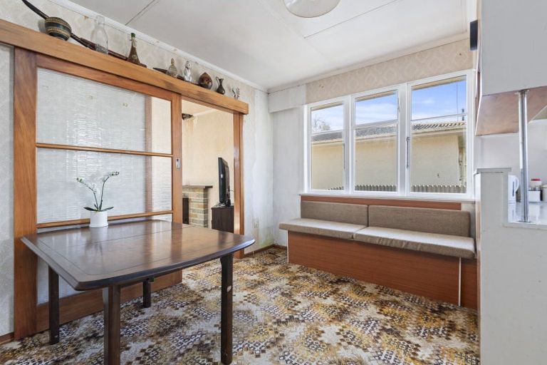 Photo of property in 22 Benmore Avenue, Cloverlea, Palmerston North, 4412