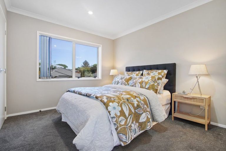 Photo of property in 543 Scenic Drive, Waiatarua, Auckland, 0612