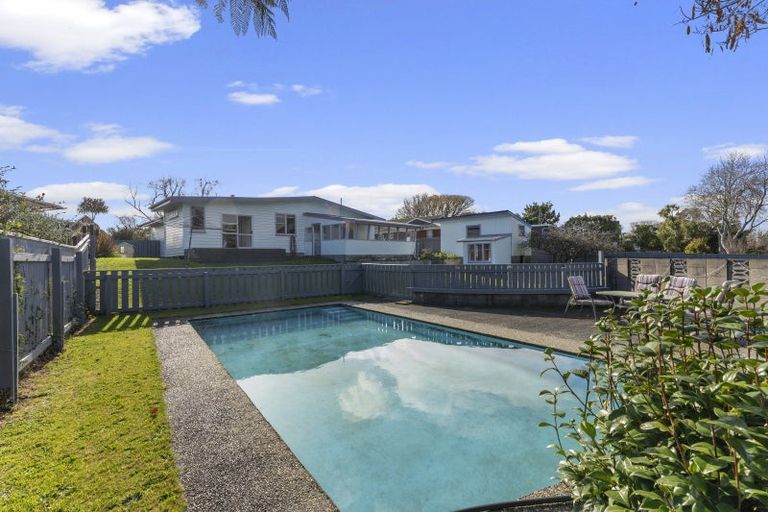 Photo of property in 27 Parkland Crescent, Terrace End, Palmerston North, 4410