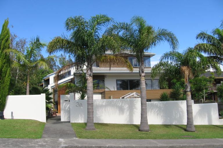 Photo of property in 2/3 Sharon Road, Waiake, Auckland, 0630