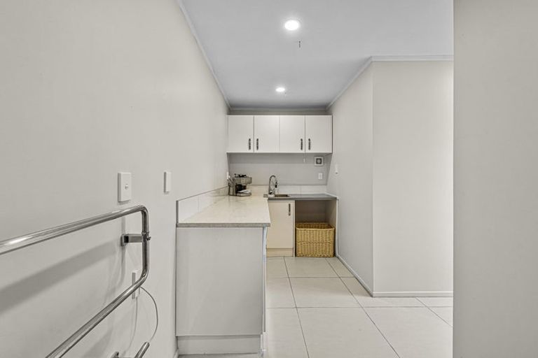 Photo of property in 188 Sandspit Road, Shelly Park, Auckland, 2014