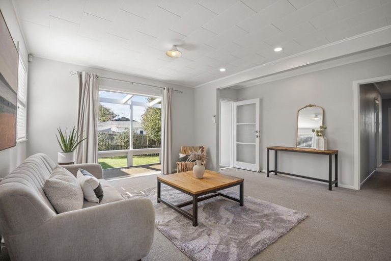 Photo of property in 3 Stevenson Road, Clarks Beach, 2122