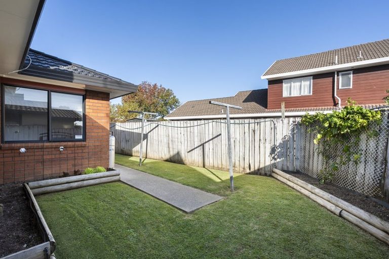 Photo of property in 1/42 Headcorn Place, Botany Downs, Auckland, 2010