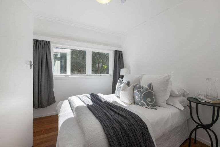 Photo of property in 1/1a Scarboro Terrace, Murrays Bay, Auckland, 0630