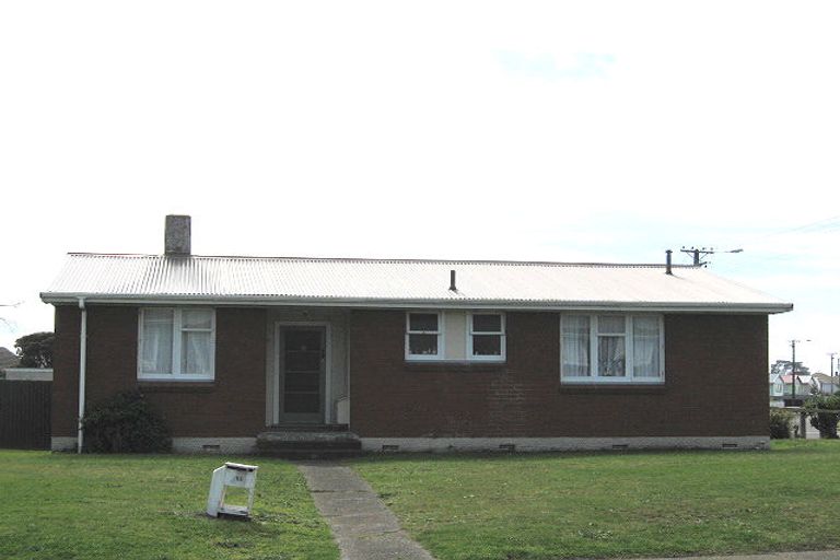 Photo of property in 15 Matipo Street, Castlecliff, Whanganui, 4501