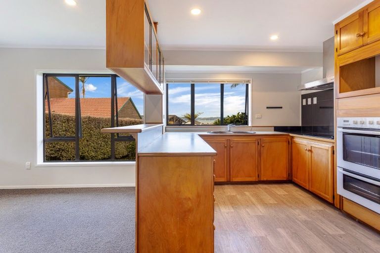 Photo of property in 4 Marlin Street, West Harbour, Auckland, 0618