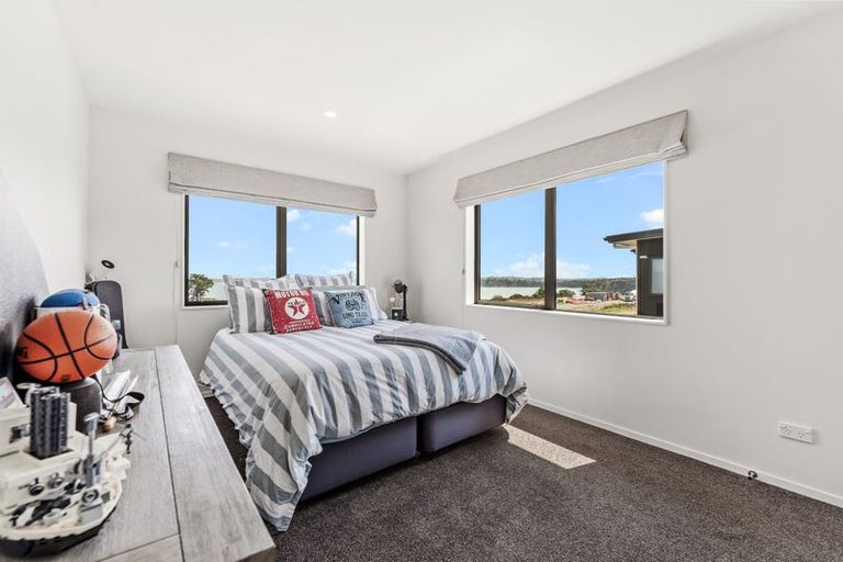 Photo of property in 36 Resolution Drive, Gulf Harbour, Whangaparaoa, 0930