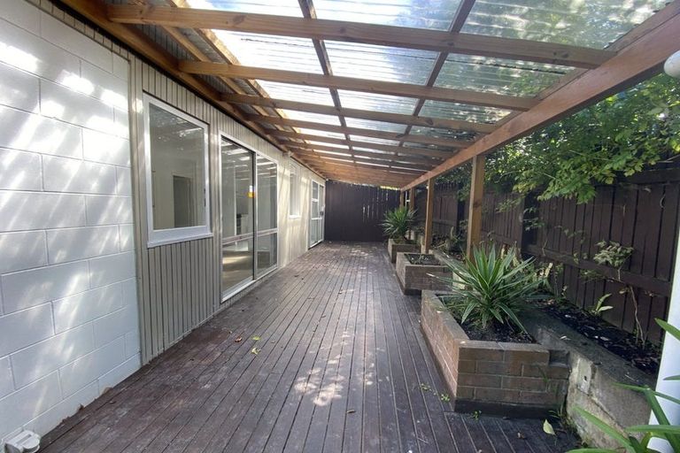 Photo of property in 2/58 Peach Road, Glenfield, Auckland, 0629