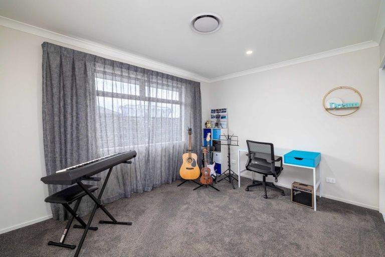 Photo of property in 8 Te Haunui Lane, Pegasus, 7612