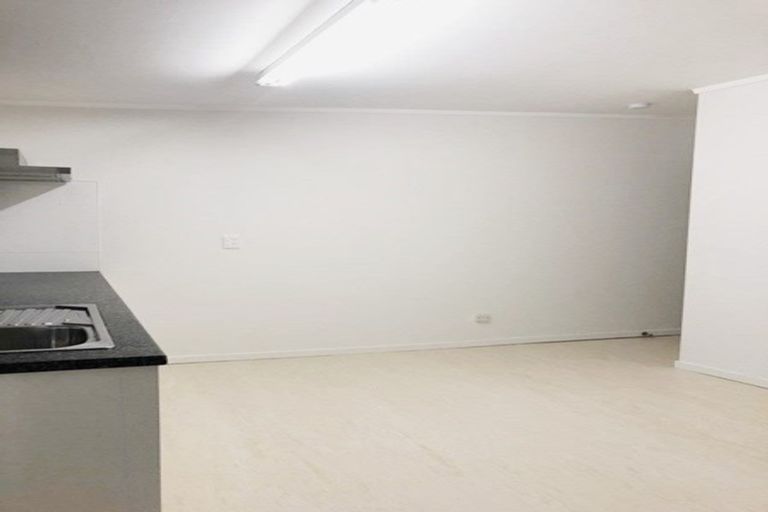 Photo of property in 1/22 Nigel Road, Browns Bay, Auckland, 0630