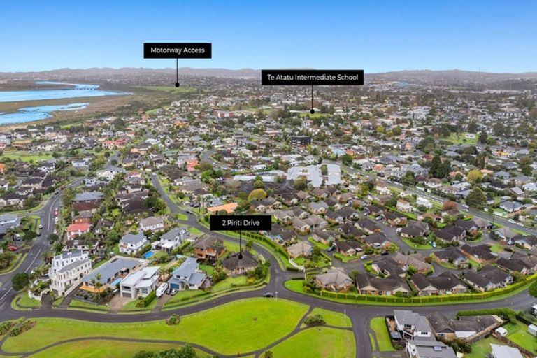 Photo of property in 2 Piriti Drive, Te Atatu Peninsula, Auckland, 0610