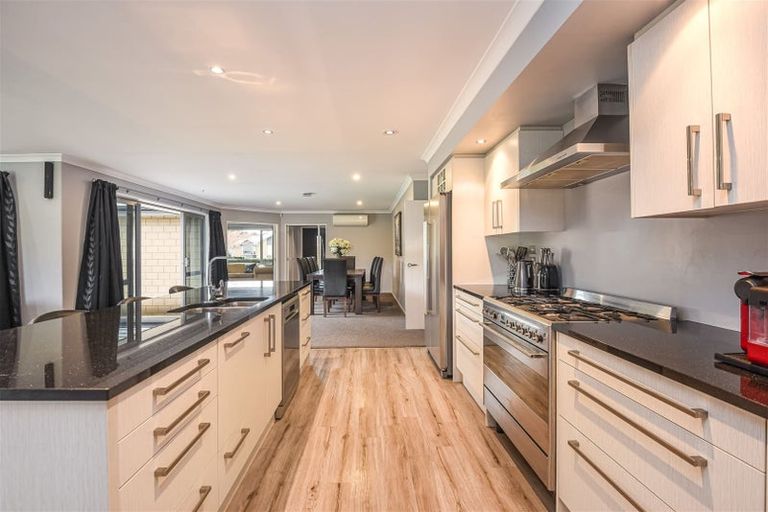 Photo of property in 37 Mariposa Crescent, Aidanfield, Christchurch, 8025