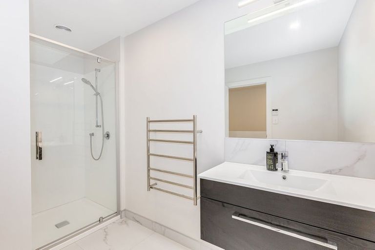 Photo of property in 34 Koreke Close, Kenepuru, Porirua, 5022