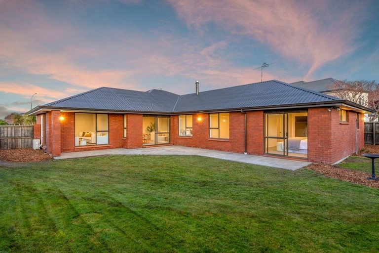 Photo of property in 2 De Courcy Place, Avondale, Christchurch, 8061