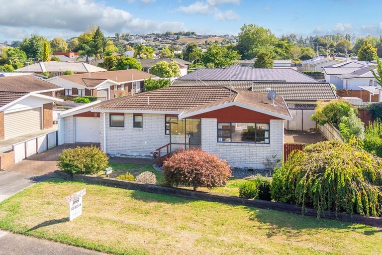 Photo of property in 16 Christie Avenue, Te Awamutu, 3800