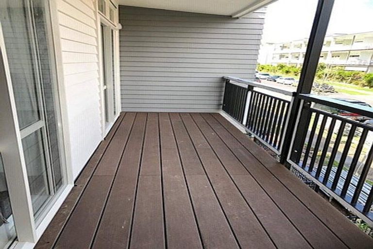 Photo of property in 4/44 Carlos Drive, Flat Bush, Auckland, 2016