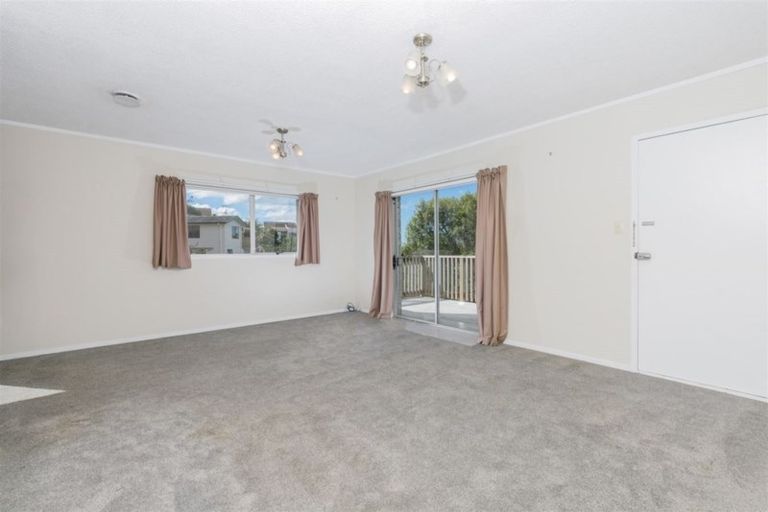 Photo of property in 1/13 Redwing Street, Browns Bay, Auckland, 0630
