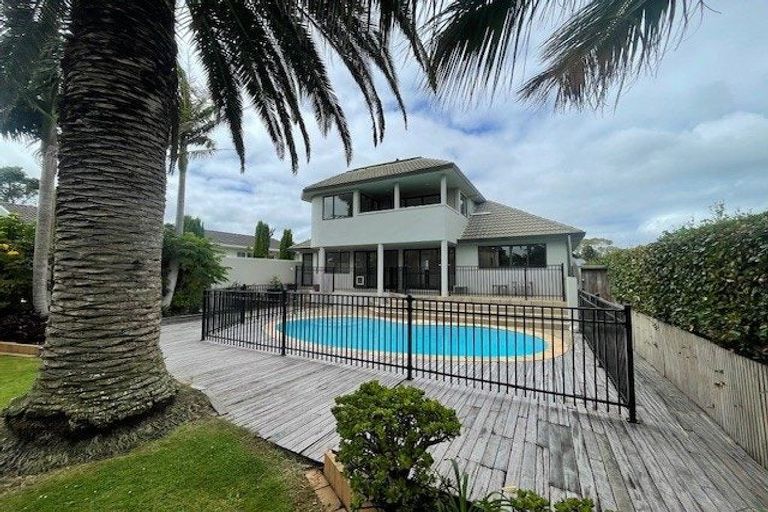 Photo of property in 1/12 Richards Avenue, Forrest Hill, Auckland, 0620