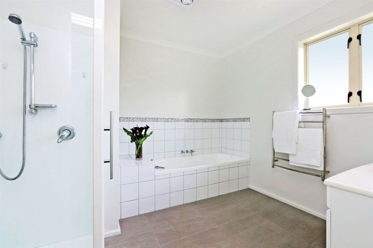 Photo of property in 21 Rakau Street, Havelock North, 4130