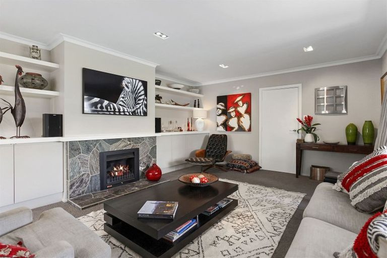 Photo of property in 35 Grahams Road, Ilam, Christchurch, 8041