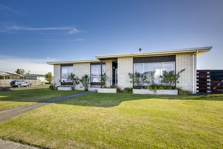 Photo of property in 4 Lyttelton Crescent, Tamatea, Napier, 4112