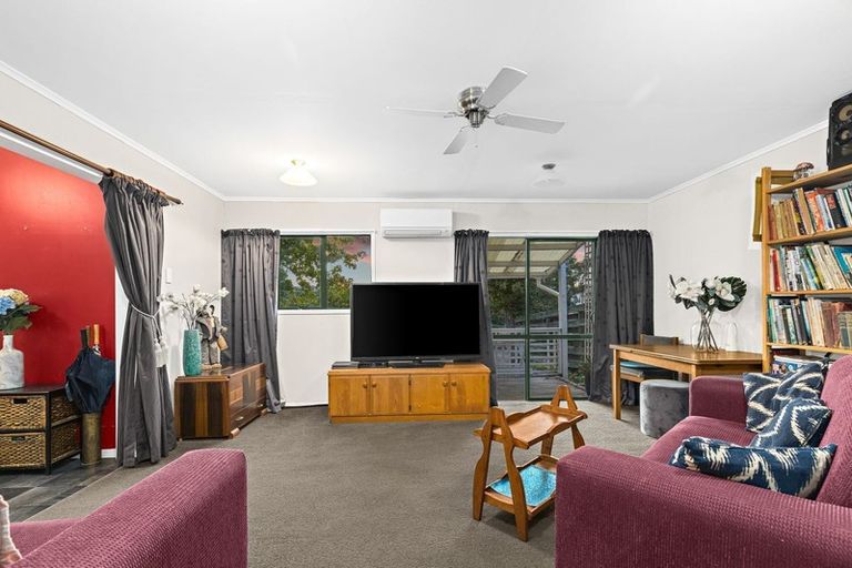Photo of property in 46b Captain Scott Road, Glen Eden, Auckland, 0602