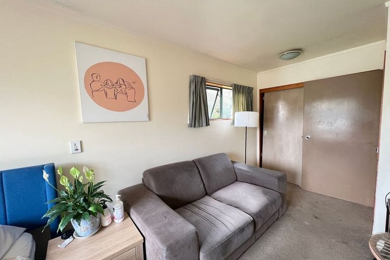 Photo of property in 123 Beach Haven Road, Beach Haven, Auckland, 0626