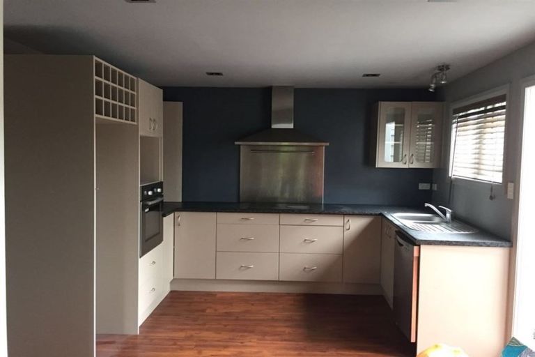 Photo of property in 137 Titirangi Road, New Lynn, Auckland, 0600