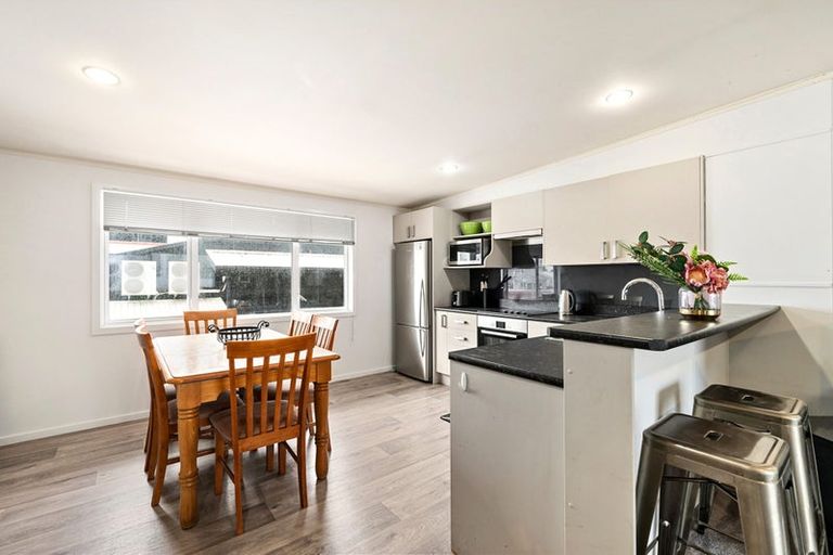 Photo of property in 18/3 Kelvin Grove, Te Aro, Wellington, 6011