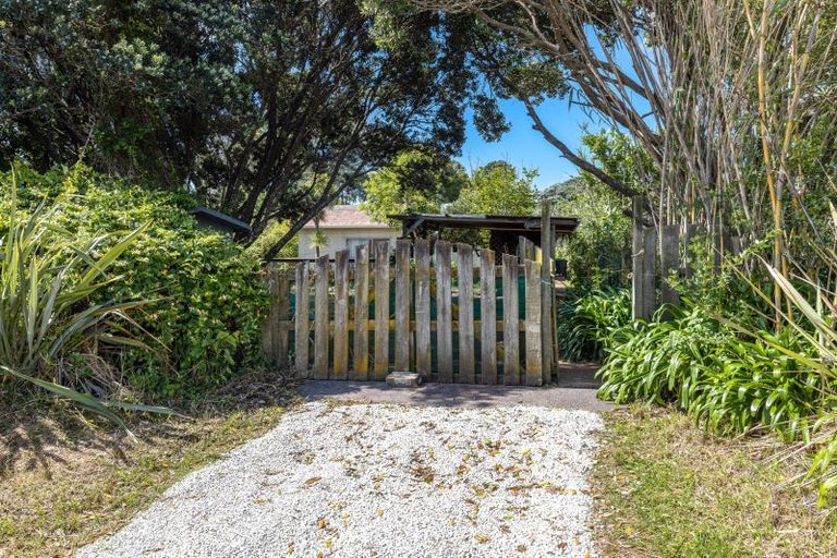 Photo of property in 18 Manuka Road, Oneroa, Waiheke Island, 1081