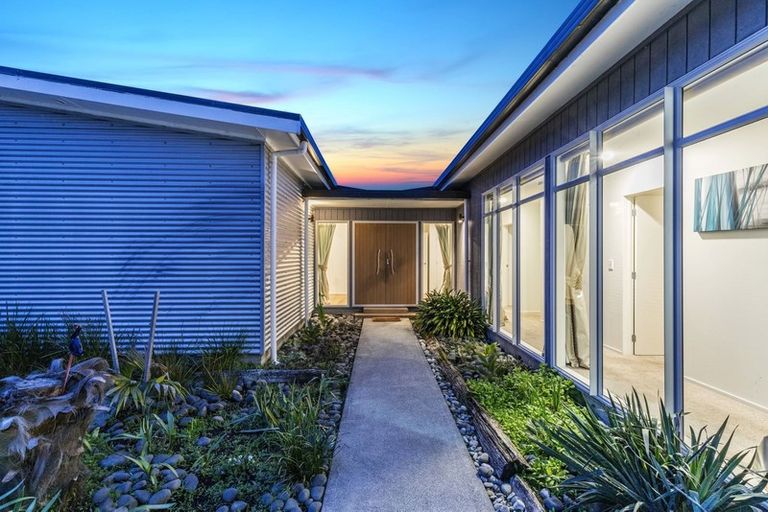 Photo of property in 210a Monowai Road, Wainui, Silverdale, 0994