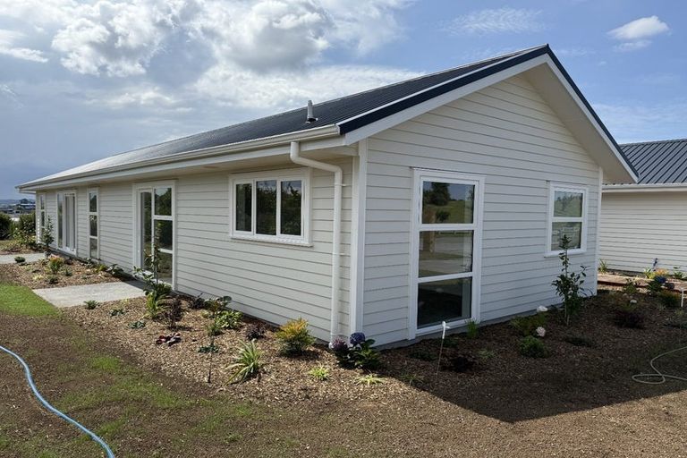 Photo of property in 5 Johnson Place, Stillwater, Silverdale, 0993